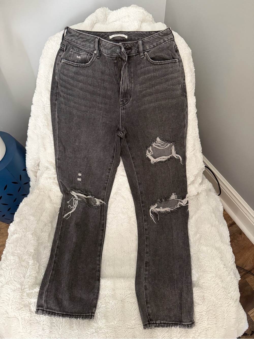 PacSun Straight Leg Distressed Jeans - Washed Black